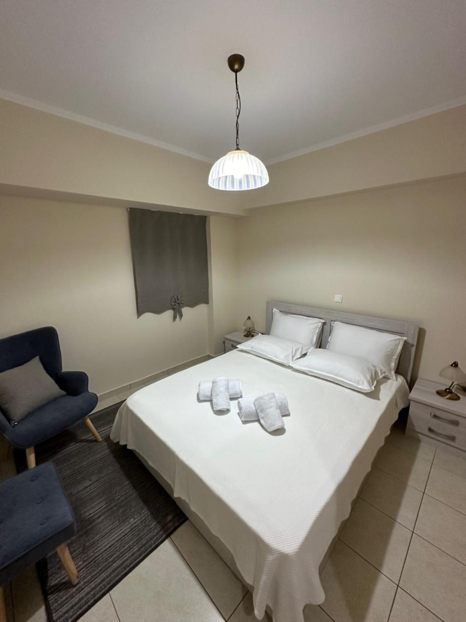 R Apartment 纳弗帕克托斯 外观 照片